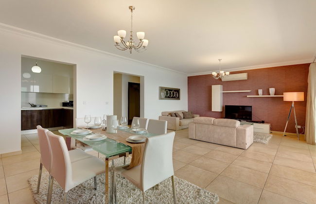 Fabulous LUX APT inc Pool, Sliema Upmarket Area - Foto 13
