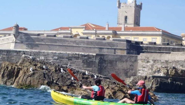 De caiaque pela costa de Lisboa