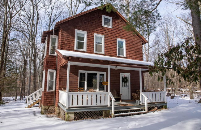 Fernwood Cottage A Poconos Retreat - Photo 2