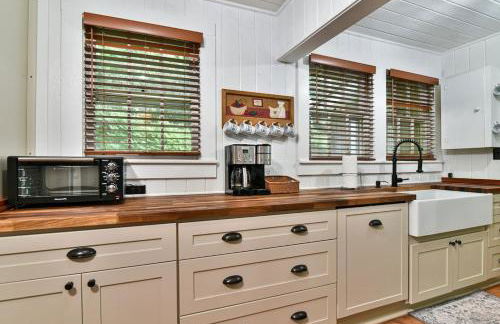 Shiners Hideaway - Cozy Cabin with Trails & Family Memories - Foto 14