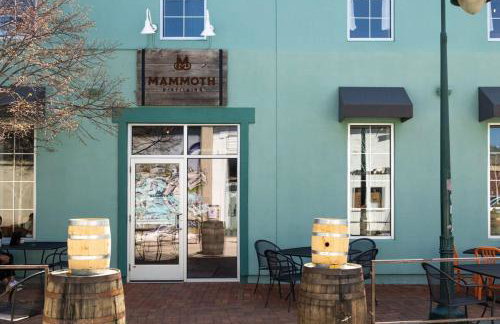 Top of The Peak: Downtown Gem! Steps to Beach - Foto 45