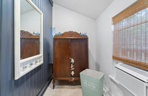 Two Cottages w/ Patios - Close to Beach - Foto 22