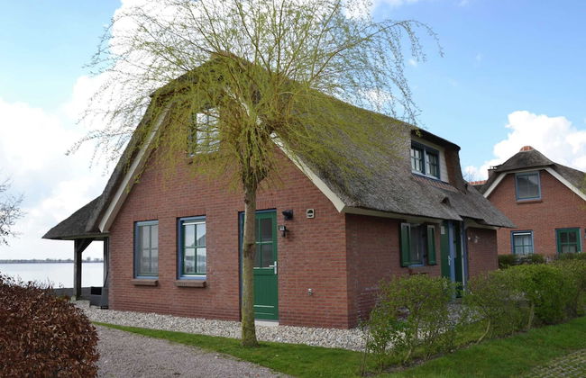 Stylish Thatched Villa with 2 Bathrooms near Giethoorn - Photo 8