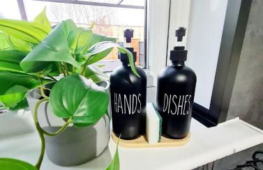 Bright 3BR walking distance to town - FREE parking - Foto 21