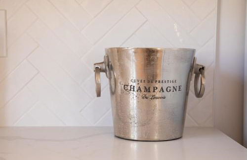 Renovated Cape Near Beach with Fire Pit - Foto 32