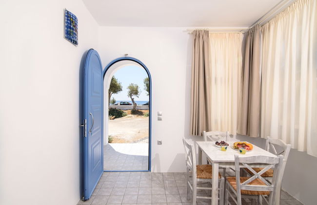 Villa George Santorini - Photo 16