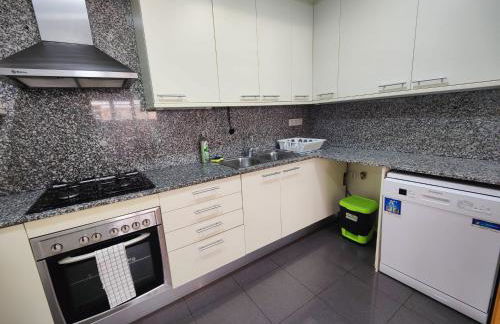 Badalona Beach Apartment - Photo 12