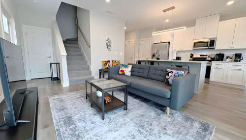 4BR Townhouse with Lake View & Parking - Sleeps 10 - WV rep 3 - Foto 4