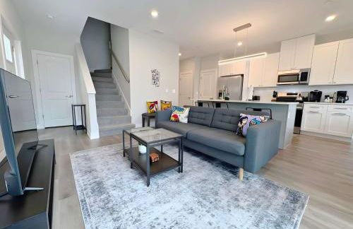 4BR Townhouse with Lake View & Parking - Sleeps 10 - WV rep 3 - Foto 4