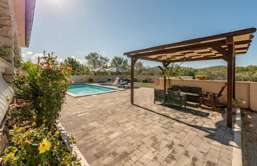 Holiday House Laetitia with pool - Foto 12