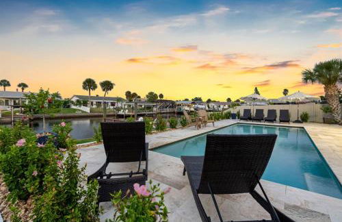 Brand New Saltwater Pool! - Waterfront Canal - Luxury Home - Foto 2