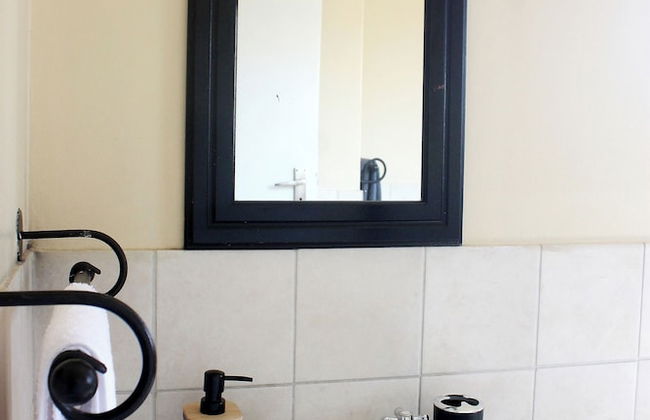 Cozy 3 Bed Duplex ,sleeps 6 With Double Bathroom - Photo 14