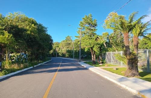 Chalé alpino em canela rs todo mobiliado com cozinha lareira split Wi-Fi 2 quartos perto do centro - Foto 39
