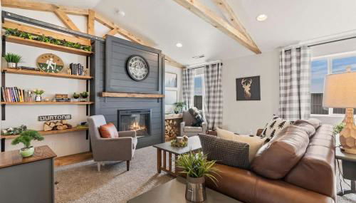 Modern Cabin Vibes, Vaulted ceilings, Sleeps 8! - Foto 3