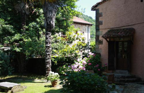 Chapel House of Palacio de Hualle near Comillas - Photo 33