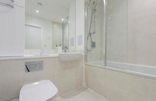 Penthouse with O2 Arena View, Free Parking & Portable AC - Foto 38