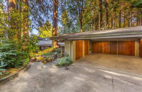 Poulsbo Waterfront Lodge with Game Room Library - Foto 67