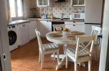 La Casa del Pueblo con piscina y barbacoa - Foto 4