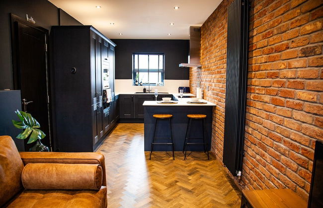 Barber Shop Flat - Photo 1