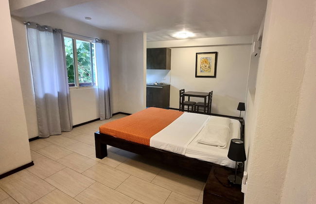 Day & Night Accommodations - Photo 1