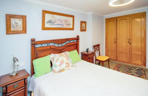Beautiful Apartment In Oliva With Wifi - Photo 15