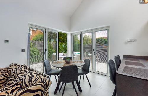 Contemporary 2 bedroom eco home with a twist - Photo 6