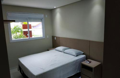 Apê novo Canasvieiras, 2 garagens, excelente localização - Foto 12