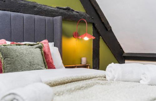 #111 New Farm with hot tub and Sauna - Sleeps 18 - Near Elmore Park - " Perfect for Contractors and Families - Parking space for 10 cars" - Foto 35