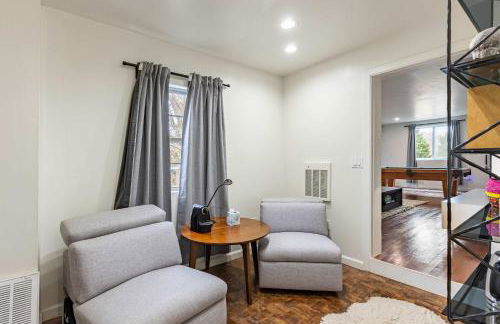 Modern 5BR Home with Mtn Views BBQ & Pool Table - Foto 21