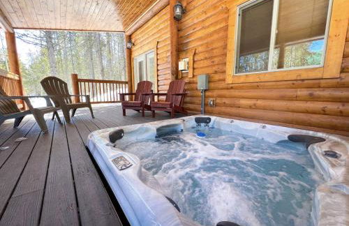 Rustic Retreat, Sleeps 20, Epic Game Room, Hot Tub, 20min to Yellowstone - Foto 40
