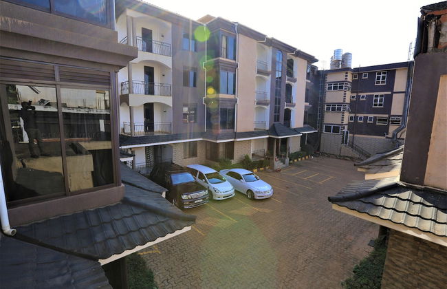 Goldmark Apartments - Photo 18