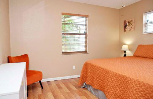 3 Bedrooms 2 Baths Pool Home available for LONGER STAYS!!! - Foto 15