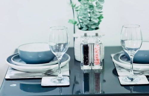 Chic Studio, Free parking, Sleeps 2 - Foto 9