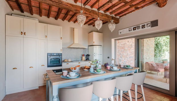 Villa Alice, panoramic stone farmhouse to sleep 10 - Photo 2, Room