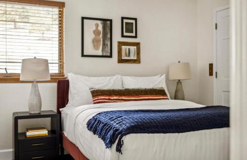 Hot Tub - Scenic Views - Spacious Deck - Game Room - Foto 36