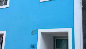 Amazing Blue House - Photo 3