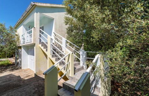 2 Bedroom Nice Home In Molat - Photo 12