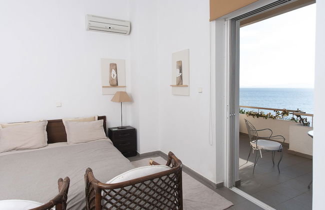 Messinian Blue SeaSide Villa - Photo 5