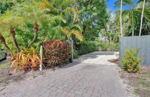 Tropical Oasis 2BR w Pool - Foto 46