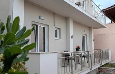 KELLY APARTMENTS - Photo 4