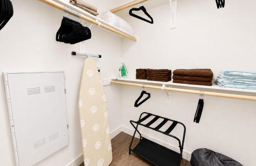 Modern Retreat 10 Min from Disneyland With Pool & Gym - Foto 41