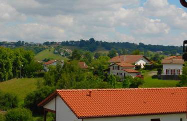 chalet Paille en Queue, au pays basque avec piscine et vue sur Hasparren - Foto 11