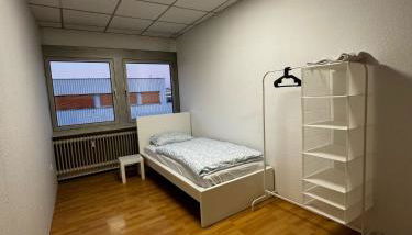 Dreieich Wohnung 10 Personen - 6 Einzelzimmer Parkplatz LKW - Foto 5