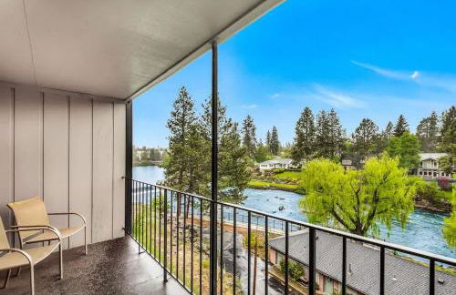Newly Remodeled Top-floor Condo near Downtown Bend - Photo 25