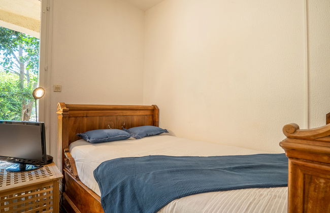 Apartment in Carqueiranne with garden and terrace - Photo 10