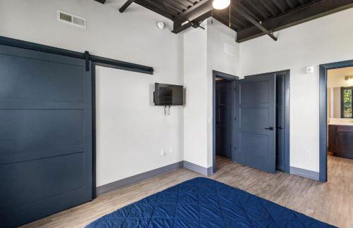 301 - Downtown Condo 1 Bedroom View of City With Fireplace - Foto 17