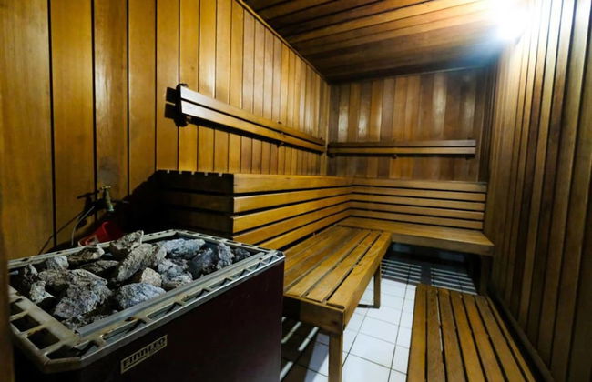 2BR Beautiful River Retreat Pool Wine Gym Netflix - Foto 24