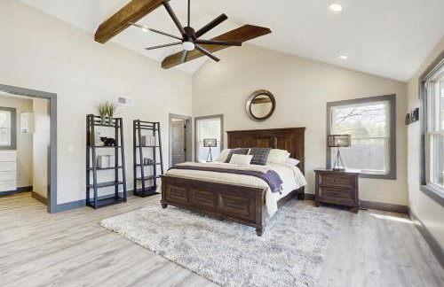 Outdoor Wonderland! Newly Built Home in Fort Ann - Foto 15