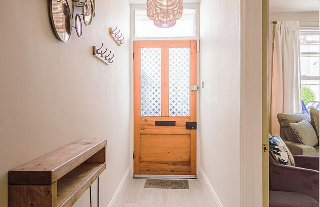 Stunning Townhouse with Large Garden - Photo 1