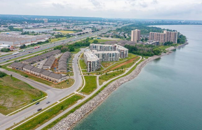 Lakeshore 3BR 2 5BA Townhome 1 min to the Beach - Photo 9